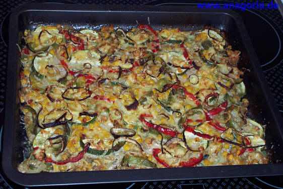 Rezept für Hackfleisch-Gemüsekuchen vom Blech