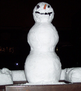 Oleg, der Balkon-Schneemann