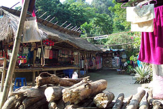 Straße in einem Yao-Dorf